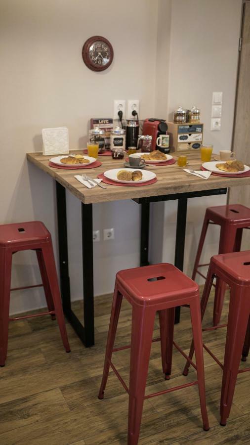 D16-Cosy Downtown Apartment Атина Екстериор снимка