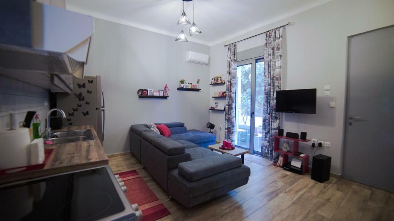 D16-Cosy Downtown Apartment Атина Екстериор снимка