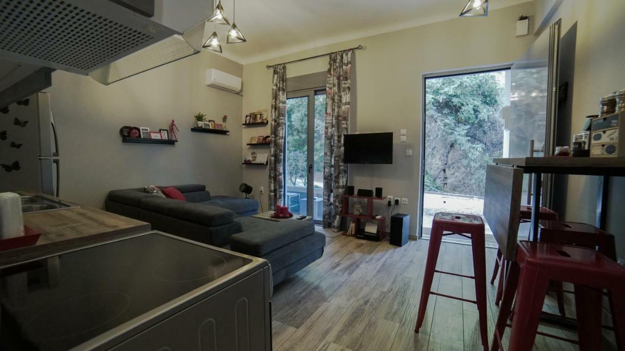 D16-Cosy Downtown Apartment Атина Екстериор снимка