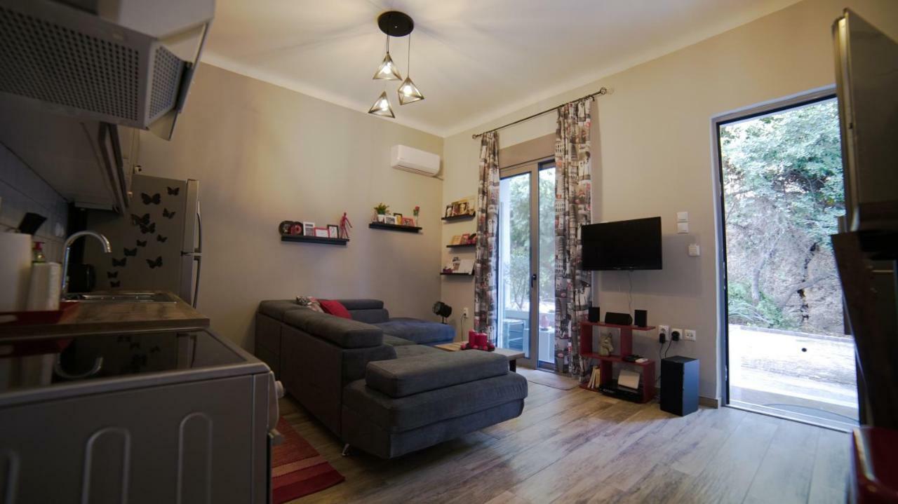 D16-Cosy Downtown Apartment Атина Екстериор снимка