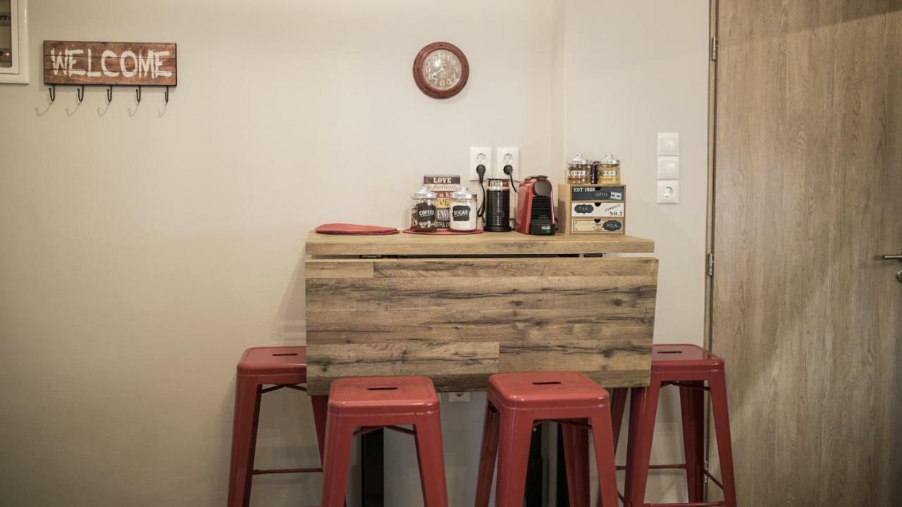 D16-Cosy Downtown Apartment Атина Екстериор снимка